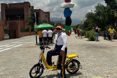 Medellín: Urban Getaway with local Coffee on E-Bike Urban E-Bike in English