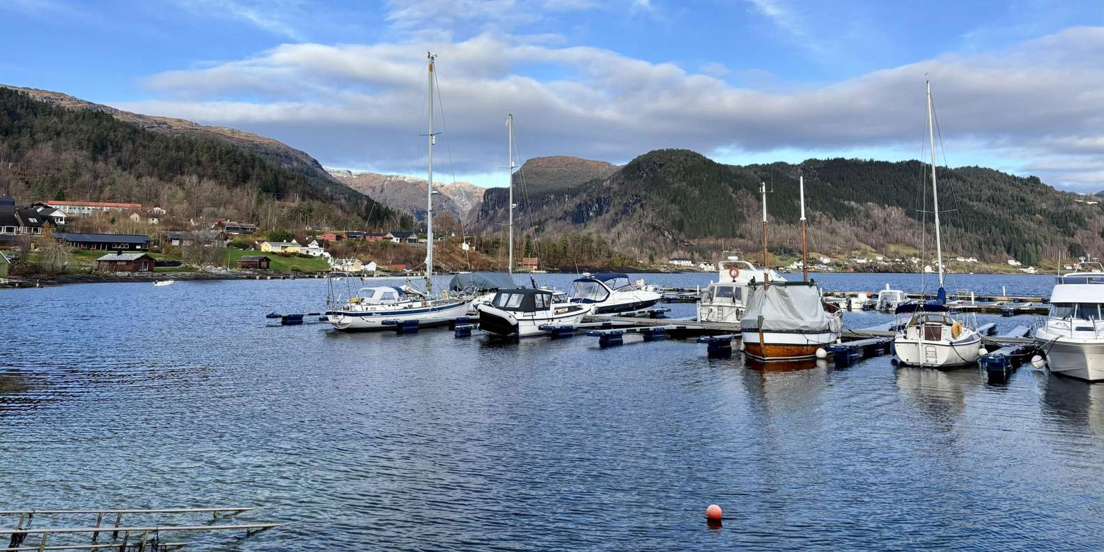 Scenic Hardangerfjord with Waterfalls & Lunch at a Garden 
