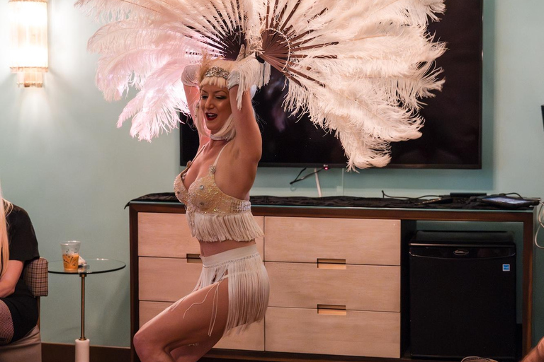 Las Vegas: Immersive 1920s Night Tour with Cocktails & Flask