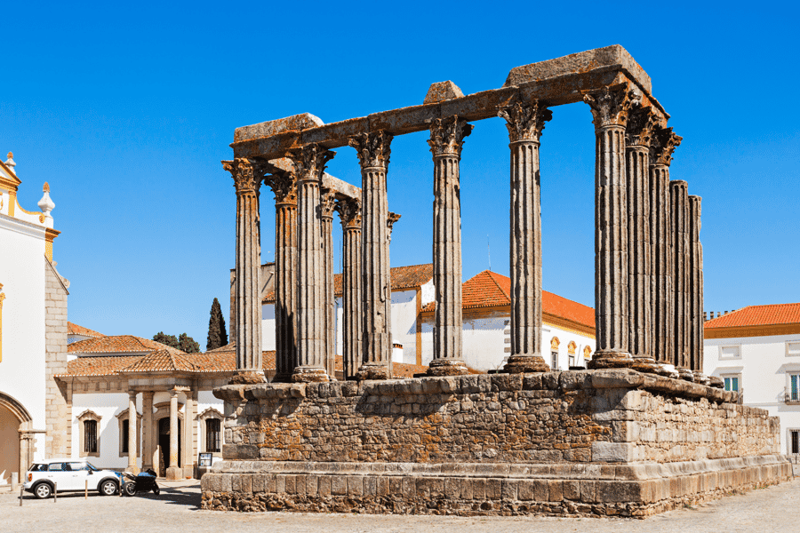 Von Lissabon: ÉVORA + Capela dos Ossos + MONSARAZ + Weine aus dem Alentejo. Foto: GetYourGuide Von Lissabon: ÉVORA + Capela dos Ossos + MONSARAZ + Weine aus dem Alentejo. Foto: GetYourGuide