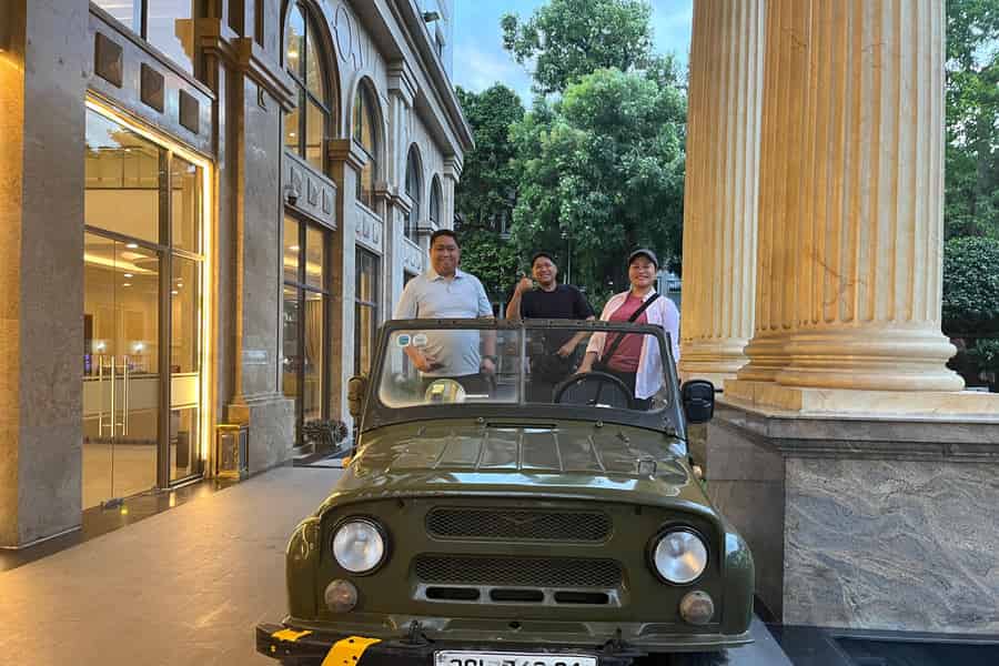 Hanoi: Geführte Tour zu den Highlights der Stadt mit einem Oldtimer-Jeep. Foto: GetYourGuide