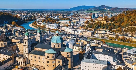 Hello Salzburg: Private 2-Hour City Walk with Local Guide