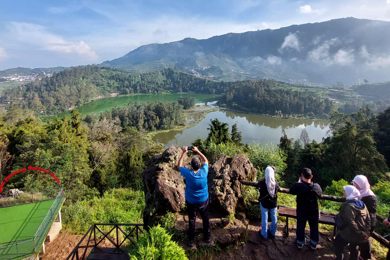 Dieng Plateau Sikunir Złoty wschód słońca wycieczka z przewodnikiem