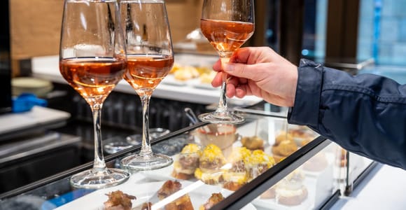 San Sebastian Food Tour with Pintxos & Drinks with a Local