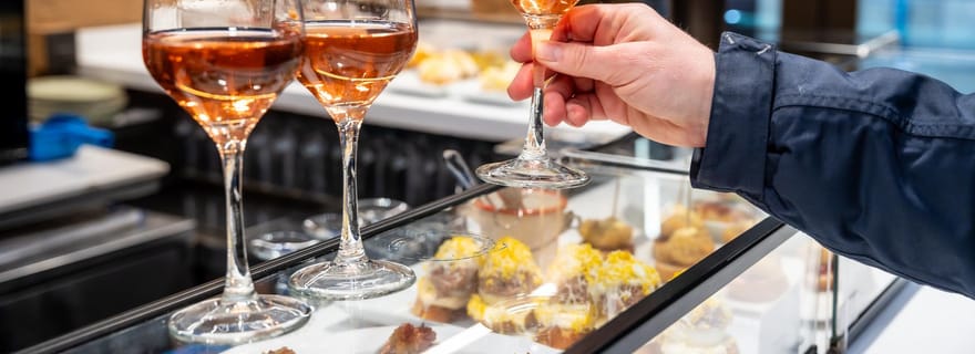 Visite culinaire de Saint-Sébastien avec Pintxos et boissons avec un local