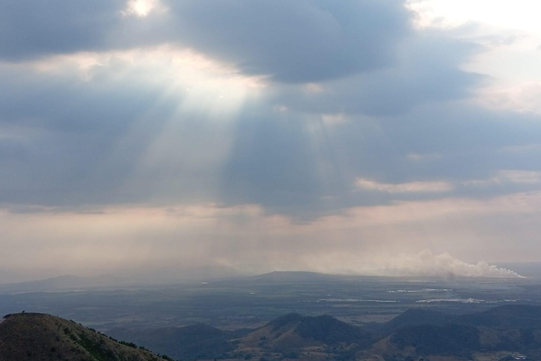 瓜纳卡斯特：徒步探索佩拉多山，游览印第安石瀑布瓜纳卡斯特：佩拉多山徒步和印第奥岩石之旅