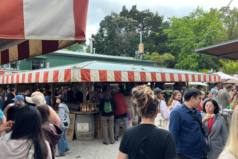 Desde Auckland MERCADO DEL PUEBLO DE MATAKANA Y RUTA DEL VINO Y LAS ESCULTURAS