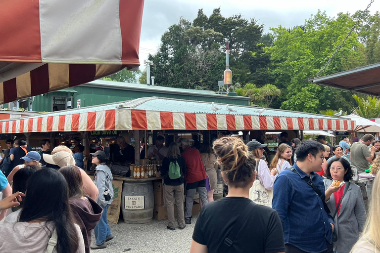 Au départ d&#039;Auckland : MARCHÉ DU VILLAGE DE MATAKANA ET VISITE DES VIGNOBLES ET DES SCULPTURES