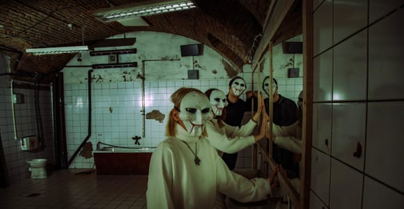PÁNiQ SZOBA: The Real Saw Private Horror Escape Room