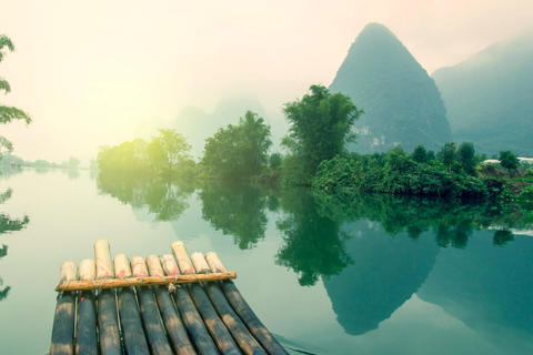 Khao Sok: Excursión Privada en Balsa de Bambú y Templo de la Cueva de la SelvaAventura privada