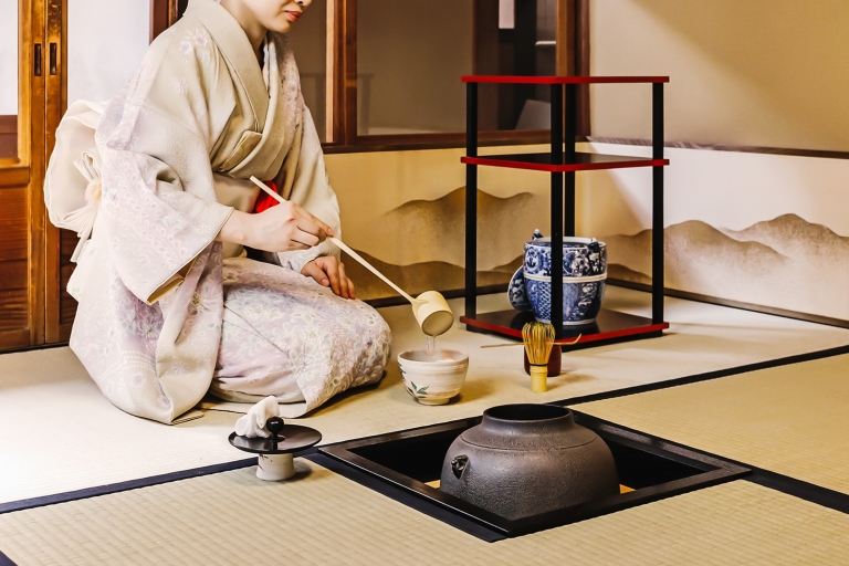 Kioto: experiencia de la ceremonia del té de 45 minutosCeremonia del té por la tarde a la luz de las velas