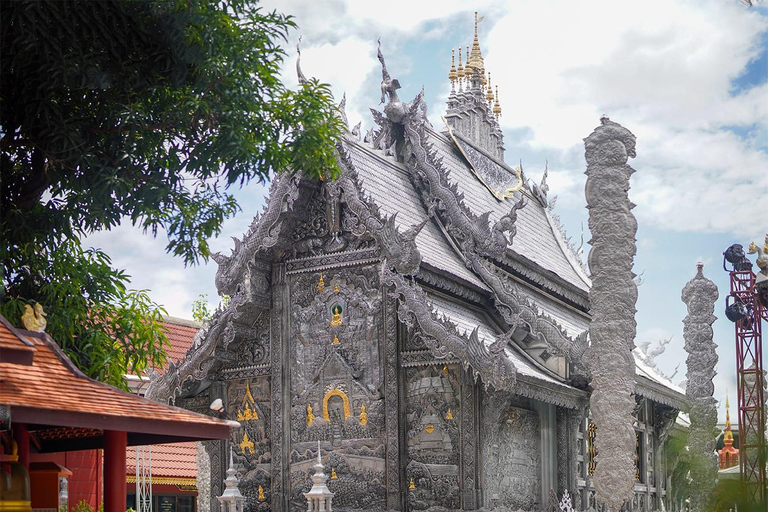 Chiang Mai: Boat Cruise, TukTuk & Songtaew Ride Shared Group