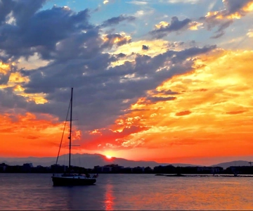 Coucher de soleil magique : vision sous-marine et cocktail dans le parc naturel