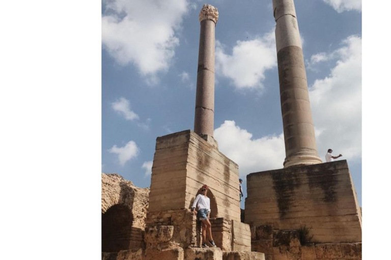 Visite privée amusante : Médina de Tunis, Sidi Bou Said Bleu, CarthageVilles de ramassage : Tunis / Hammamet