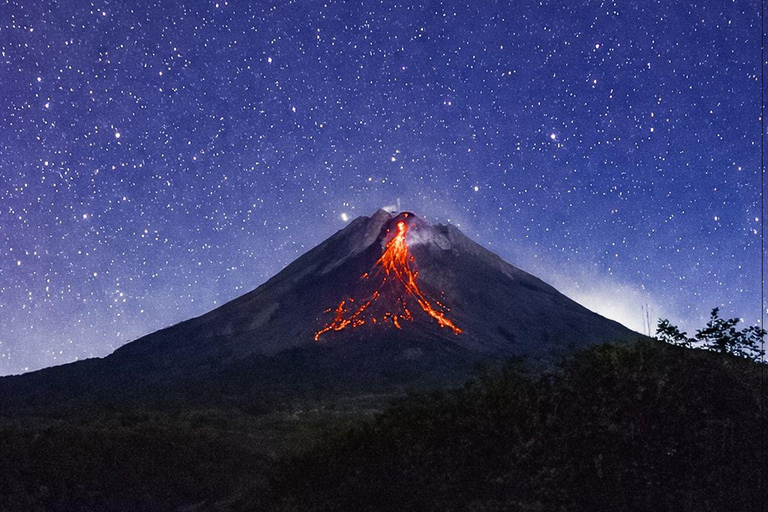 Mount Merapi Jeep Sunset & Lava Flow Night Tour with Pickup