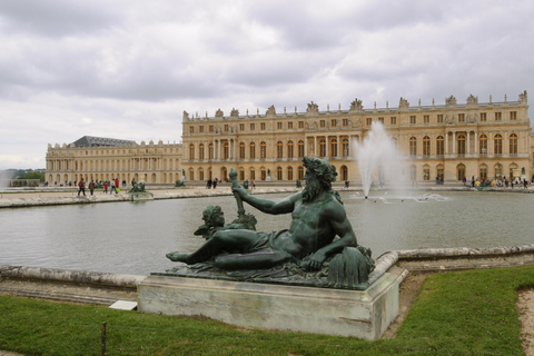 Versailles: Palace & Gardens Private Tour by Golf Cart