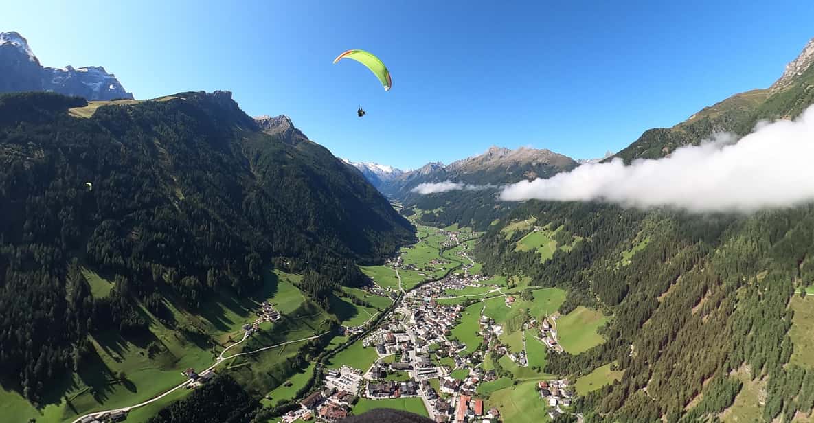 Afbeelding 5 van Paragliding tandemvlucht in Neustift, FlyStubai bij Innsbruck