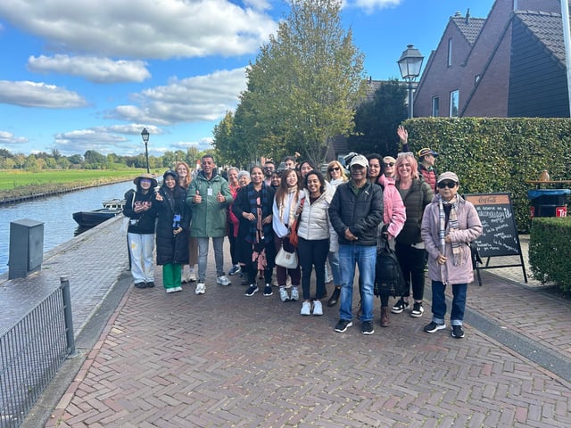 Desde Ámsterdam: Excursión de un día a Zaanse Schans y Giethoorn