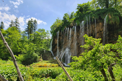 Desde Zagreb: Excursión de un día con guía a Rastoke y los lagos de Plitvice