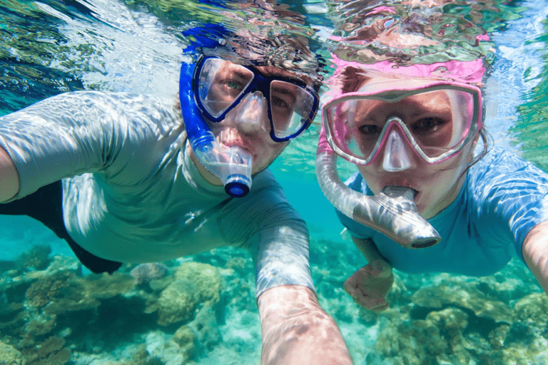 Dubai: Musandam Trip Cruise Lunch & Russian or English Guide