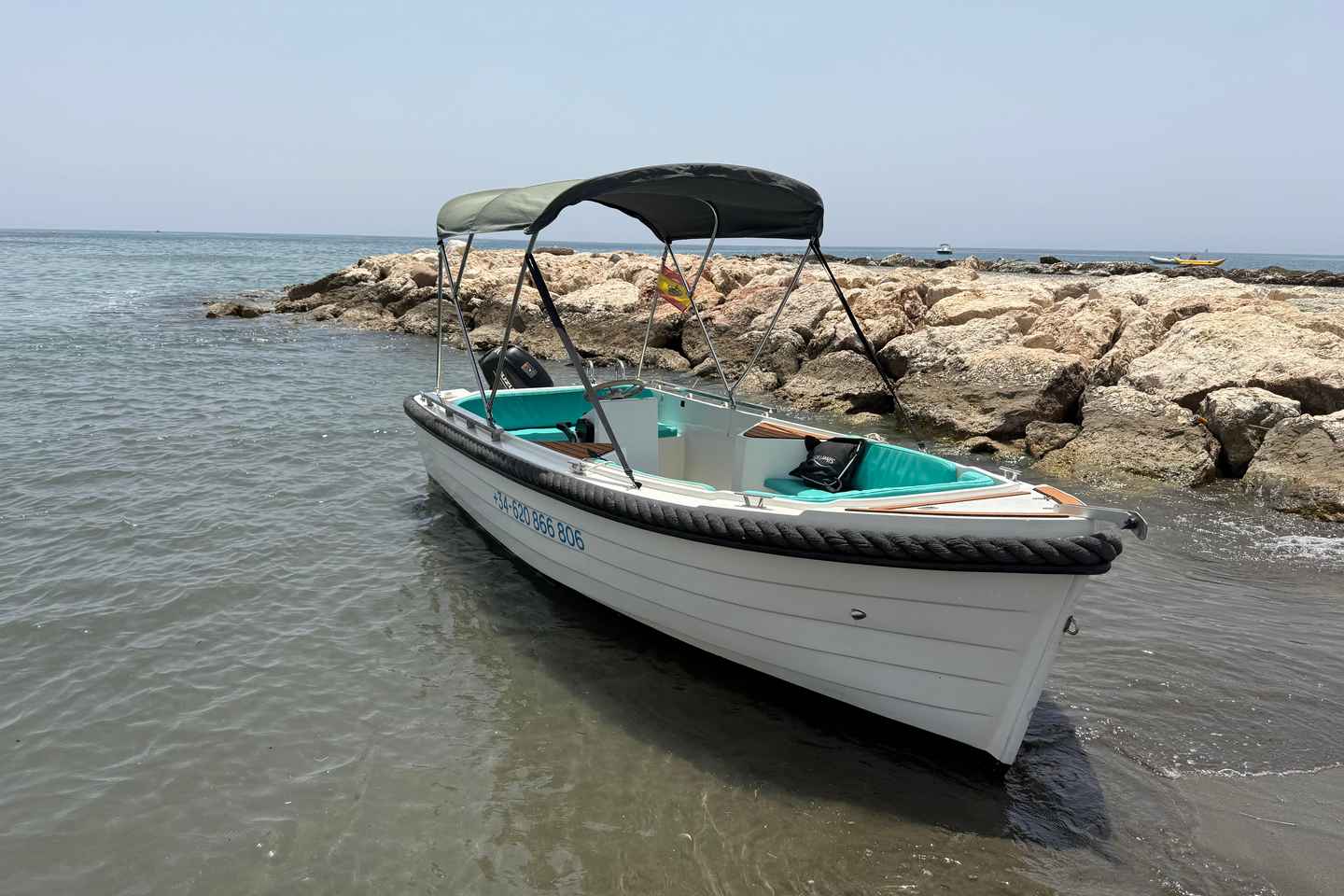 Boat rental without a license in Malaga city for 1-6 people.