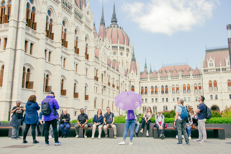 Budapest: Walking Tour to the Shoes Memorial and Parliament