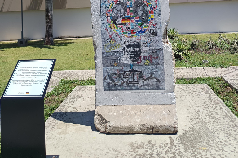 Santo Domingo: Private Tour Beyond the Walls Plaza de la Cultura: National Museums on a Private Tour