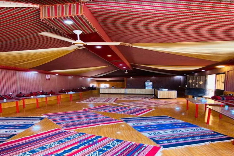 Wadi Rum: 6-Hour Jeep Tour with Bubble Tent Stay and 2 Meals