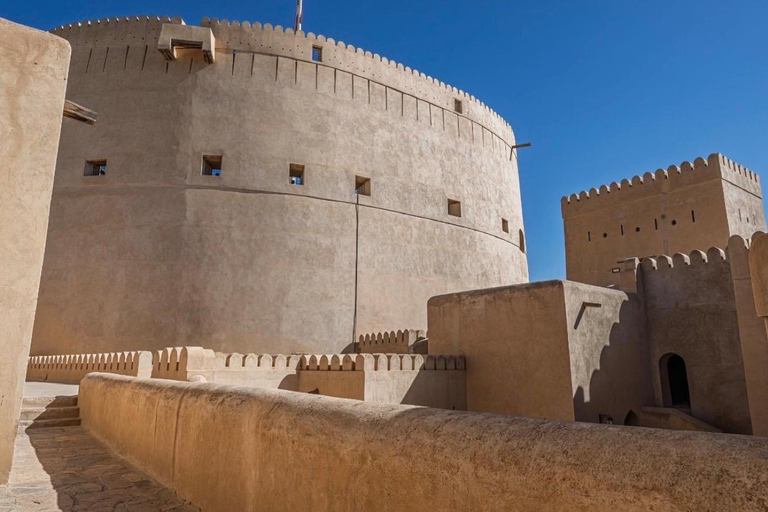Muscat: Nizwa & Jabal Akhdar Day Trip with Fort & Souq pick up