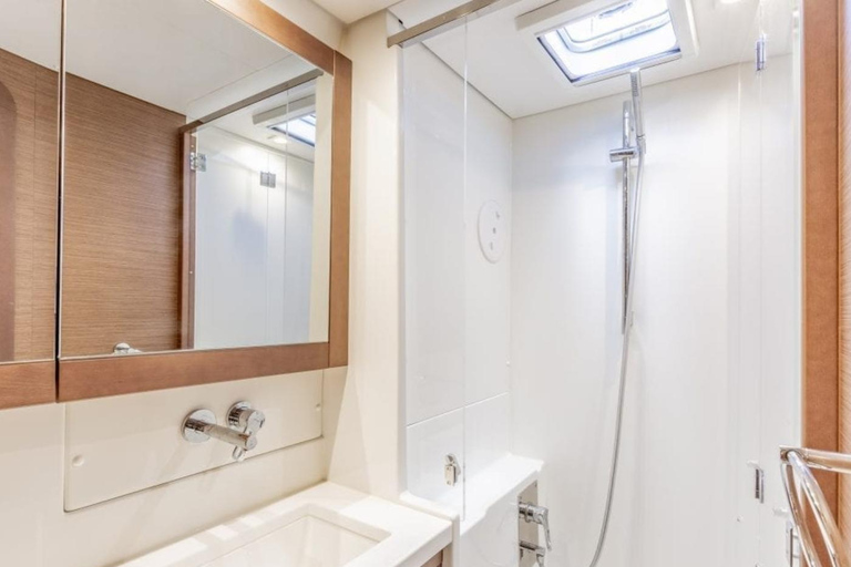 Heraklion Luxury Catamaran Dia Isla -Gourmet Lunch Top RatedPrincipal - Matin ou coucher de soleil