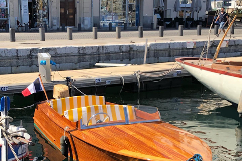 Marseille: 5-Hour Vintage Boat Tour for Couples