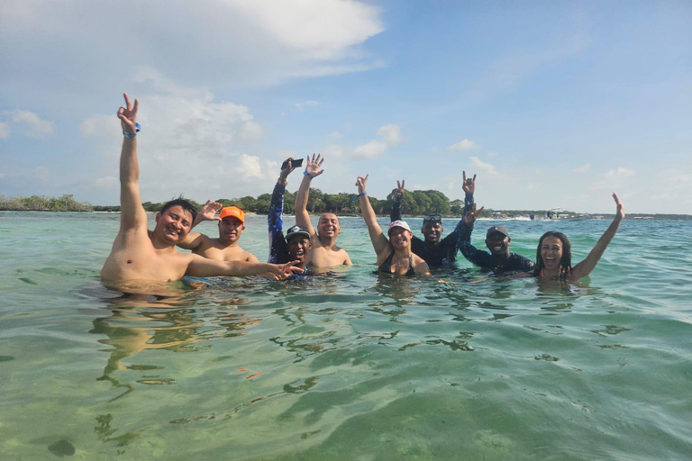 Passeio pelas Ilhas do Rosário com prática de snorkeling