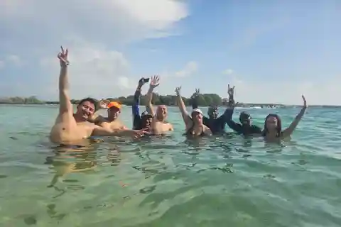 Tour of the Rosario Islands with snorkeling practice.