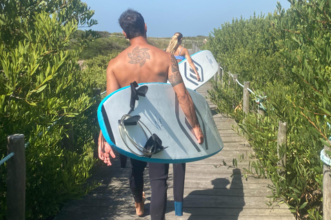 Porto: Surfing w małej grupie z transportemDoświadczenie surfingowe w małej grupie z transportem w Porto