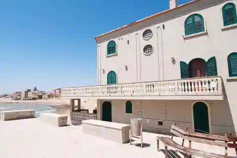 Da Catania: tour guidato del Commissario Montalbano
