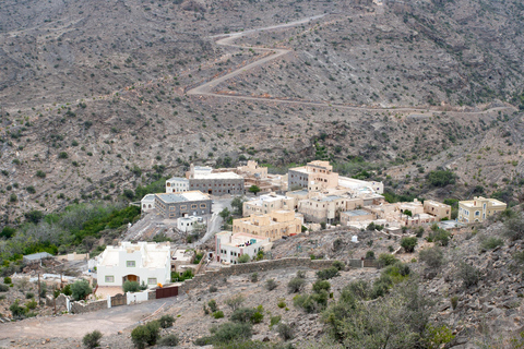 Dubai to Muscat: Private Journey with Hatta Stop Sedan (1–3 guests)