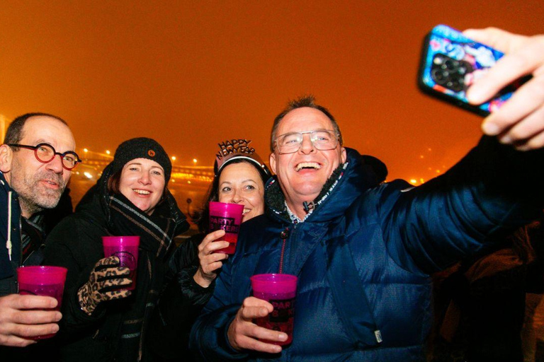 Budapest: New Year Boat Party Cruises with Unlimited DrinksSip &amp; Sail New Year&#039;s Day Premium Package