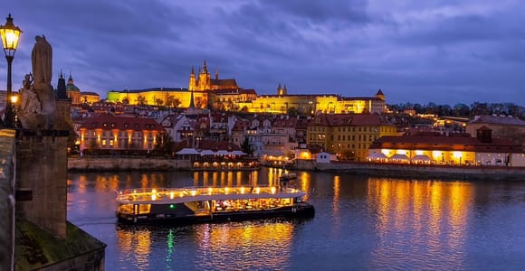 Prag: 50-minütige abendliche Sightseeing-Kreuzfahrt