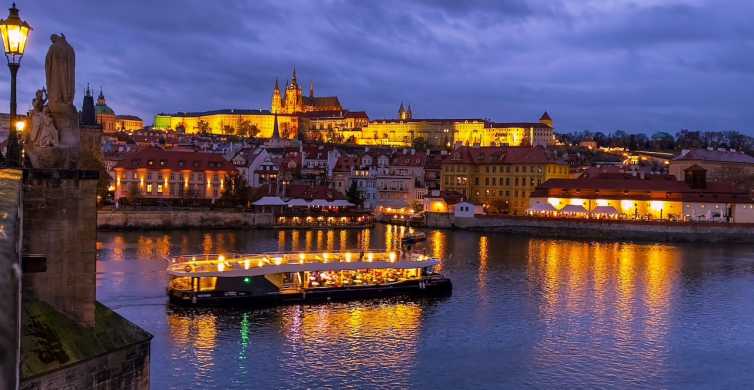 Прага: 50-минутен вечерен круиз с разглеждане на забележителности