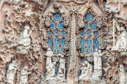 From Paris: 7-Day Avignon, Barcelona, and Bordeaux Tour