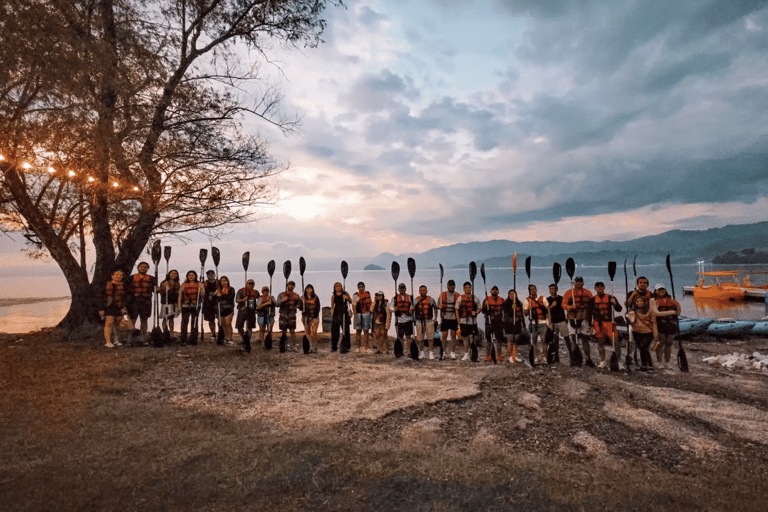 San Salvador: Sunrise Kayaking on Lake Ilopango