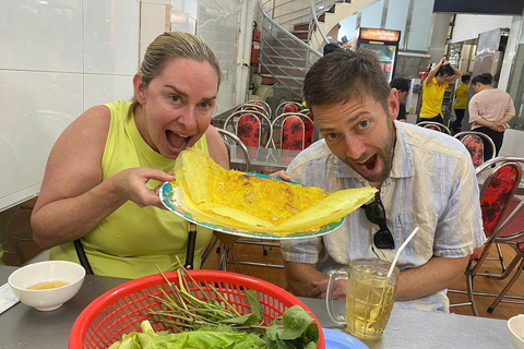 Ho Chi Minh City: Michelin-Recognized Food Tour by Motorbike