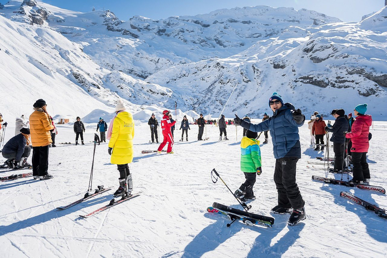 Da Zurigo: Escursione di un giorno sul Monte Titlis con avventura sulla neveTitlis Mountain Snow Adventure: tour di un giorno da Zurigo