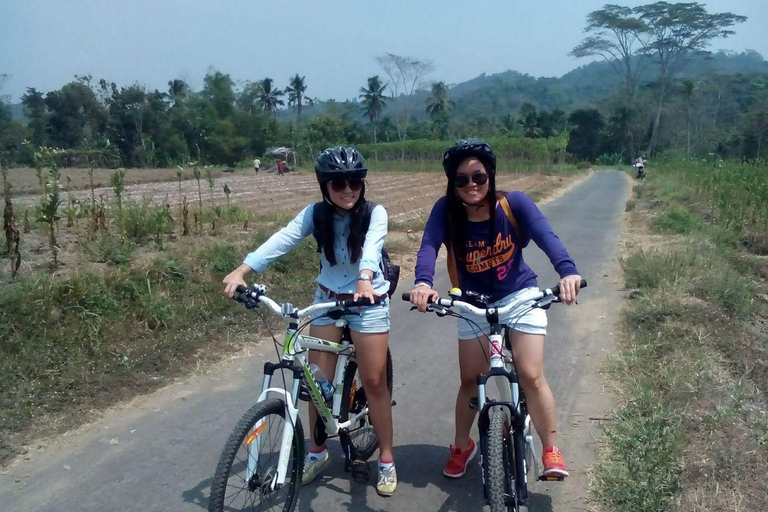 Borobudur tample, Cycling & Elo River Rafting Tour