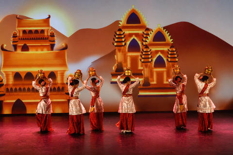 Da Nang: Heritage Show & Mi Quang Show with Noodle Tasting From Hoi An: Heritage Show & Hotel Transfer
