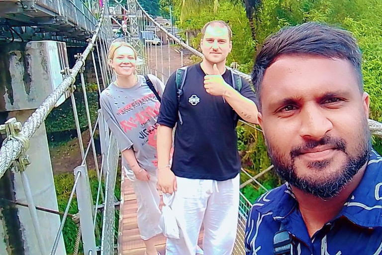 Kandy: Ambuluwawa Tower & Kandy City Private Tuk Tuk Tour