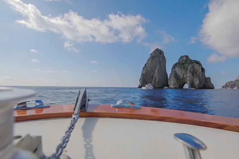 Z Positano: 1-dniowa wycieczka na Capri - grupowa wycieczka łodziąCapri - wycieczka w małej grupie łodzią