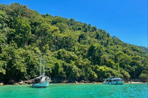 Paraty: Speedboat Tour of the Islands and Paradise Beaches Paraty: Speedboat Ride to the Islands and Paradise Beaches