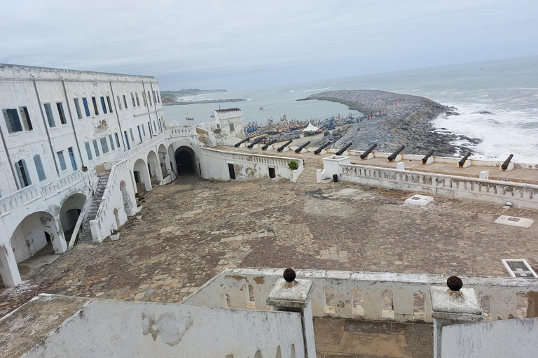Ceremonia del Nombre Akan en el Sitio del Río de los Esclavos y Excursión por la Costa del Cabo