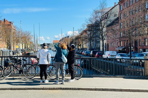 Copenhagen: Guided Bike Tour with Christiania Visit